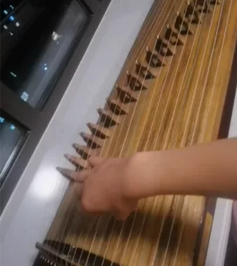 个人闲置古筝一台，济南市高新区自提，同城也...