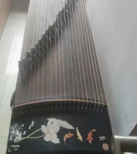 9.99新古筝,基本全新,买回来就打开包装...