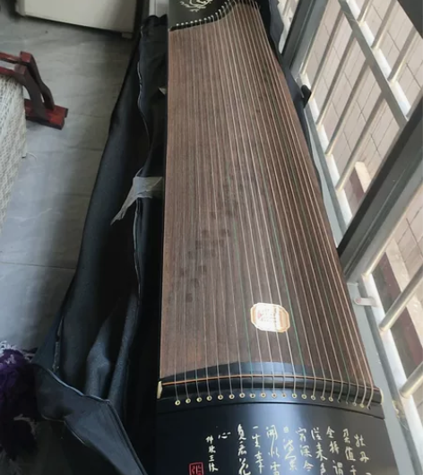 仙声古筝，成色好，带架子，配件 最好同城感...