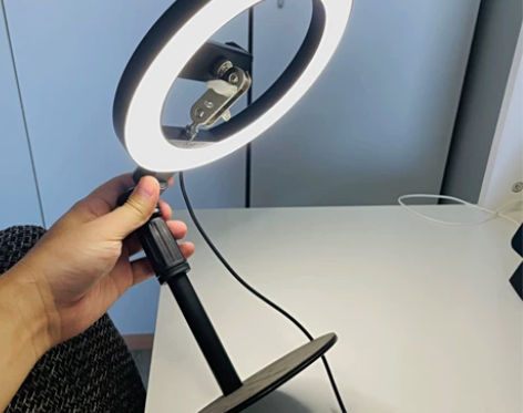 全新 【亏本处理】Led桌面美颜补光灯手机...