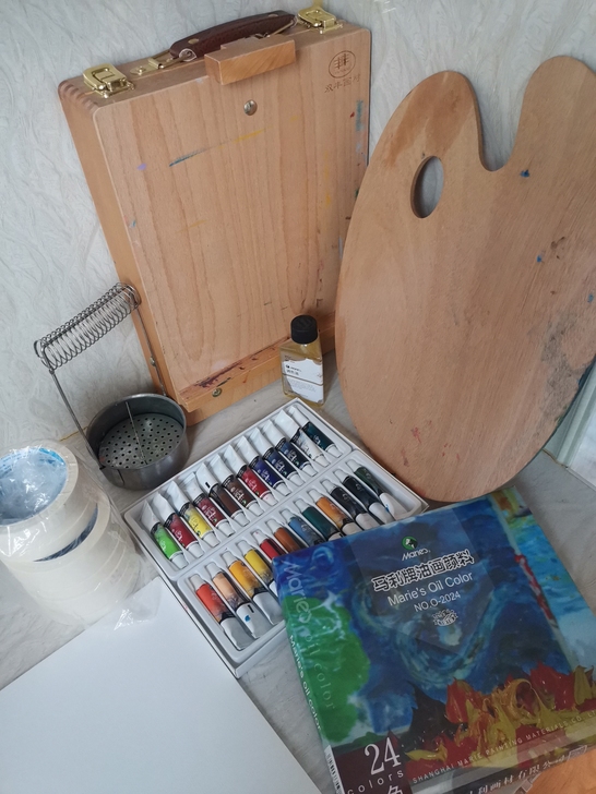 刚买来的，画了三次。赠送胶布九卷和画纸九张...