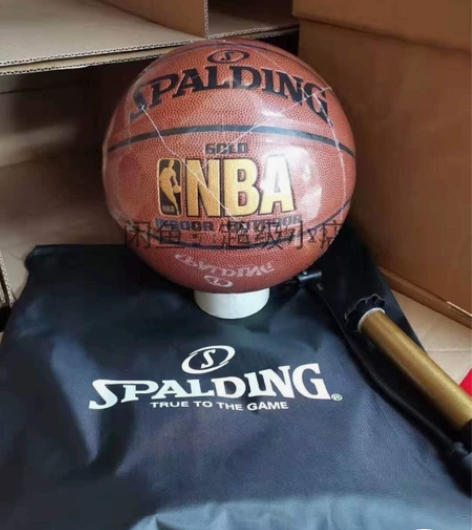 【清仓甩卖】全新未拆封斯伯丁篮球训练l室内...