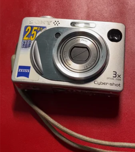索尼DSC-W1数码相机，成色如图，相机功...