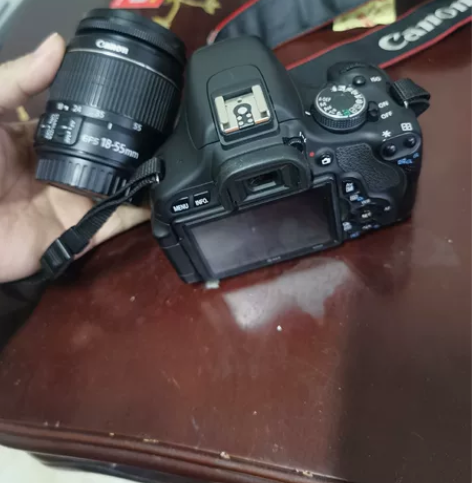 佳能单反600D，闲置在防潮箱子里好几年，...