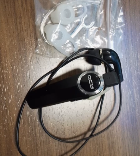 QCY蓝牙耳机，可以连两部手机，辅助耳机可...