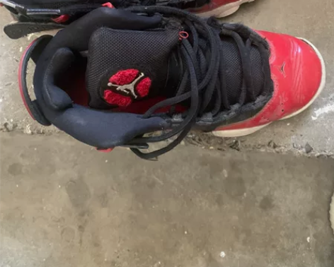 乔丹37.5，孩子穿不了了 感兴趣的话点“...