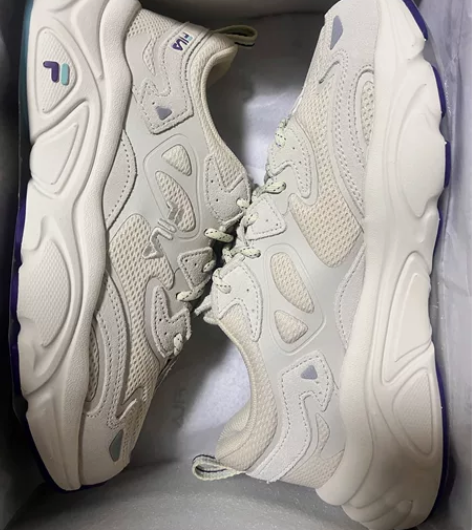 斐乐，木薯粉/奶白，37.5，全新，旗舰店...