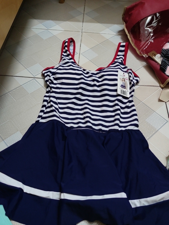 都市丽人全新泳衣，正品