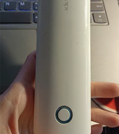 一块10400毫安的充电宝，如图 感兴趣的...