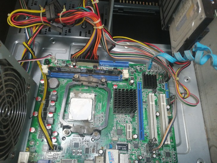 amd双核主机电脑一台速龙2代cpu 16...