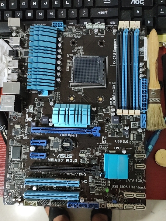 华硕m5a97不通电，没有挡板
