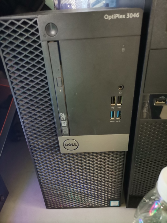 有几台戴尔品牌台式机，i3 6100CPU...