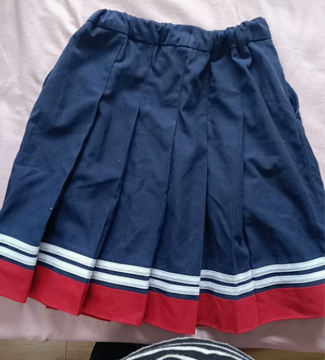 碧桂园校服140码 感兴趣的话点“我想要”...