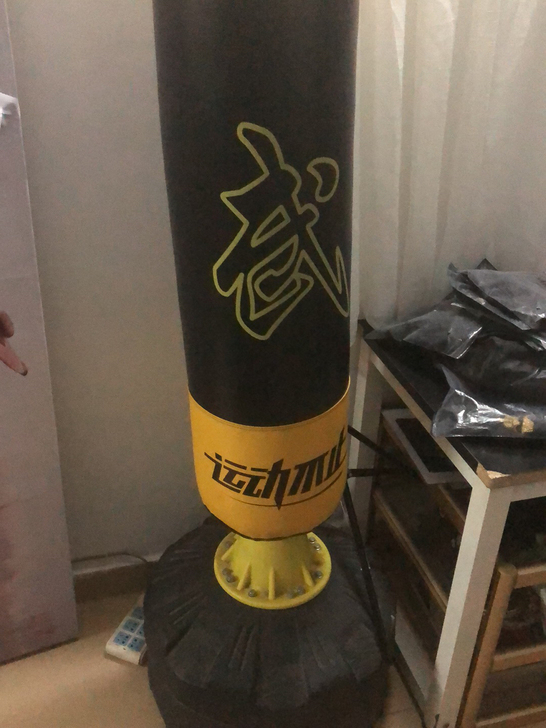 施耐德拳击沙袋,高度170宽34。底部带吸...