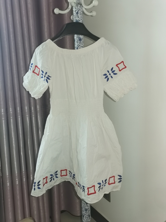 只穿过一次，纯棉小裙M号，低价处理