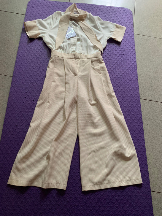 全新连体裤20出,有吊牌,个人闲置物品概不...