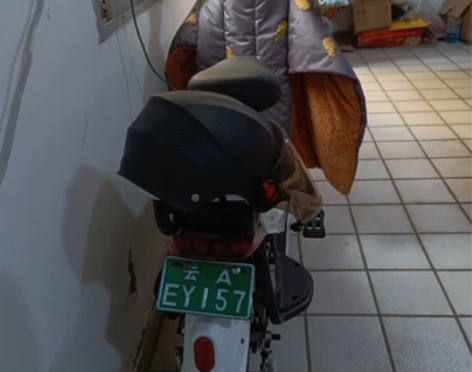 飞鸽电动车8成新，带电源/防风被/防尘罩。...