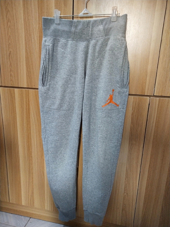 Air Jordan灰色卫裤男士