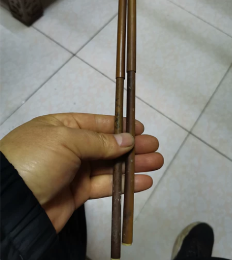 两支士老毛笔 感兴趣的话点“我想要”和我私...