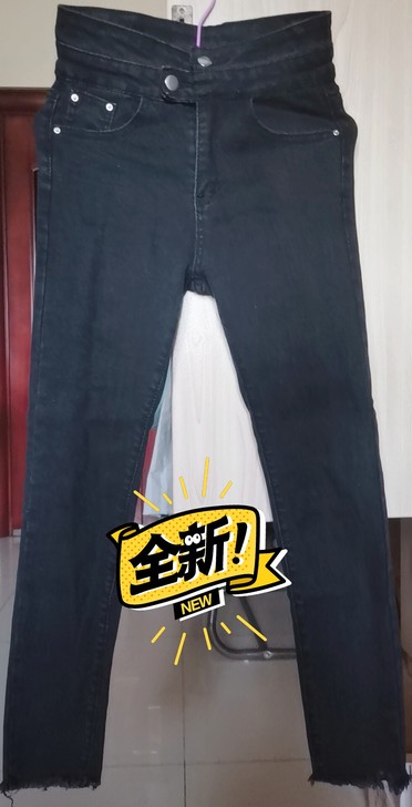 黑色牛仔裤 全新 布料柔软 比较紧身适合8...