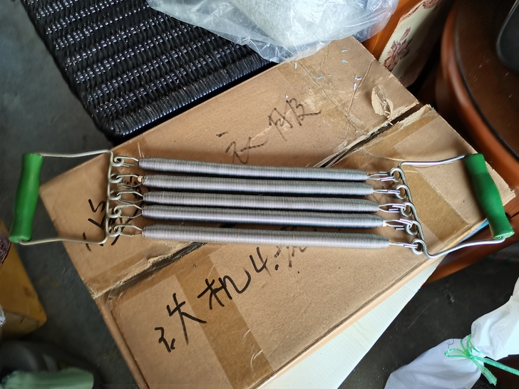 拉力器