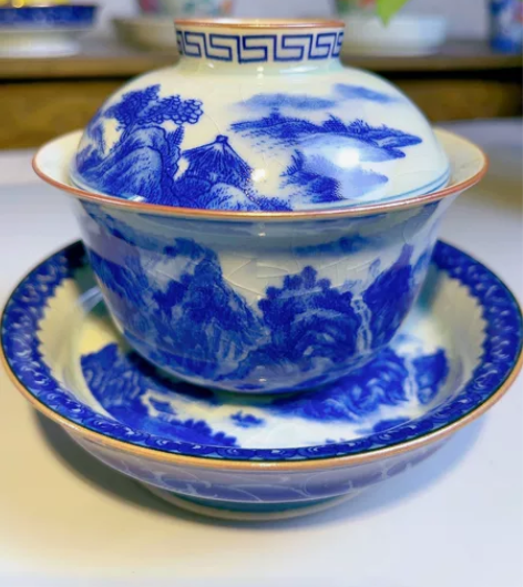 青花山水老淘泥千里江山图壶承加盖碗 感兴趣...