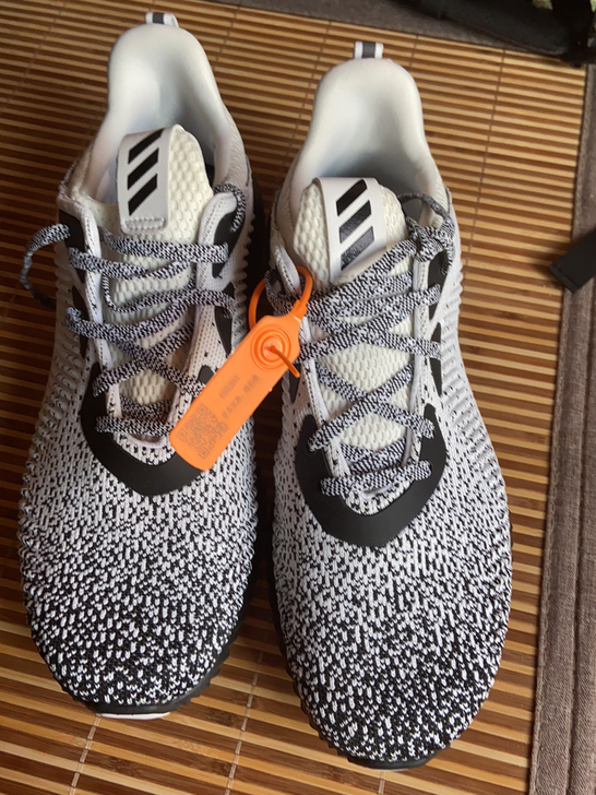 Adidas 阿尔法系列运动鞋，货号CQ0...