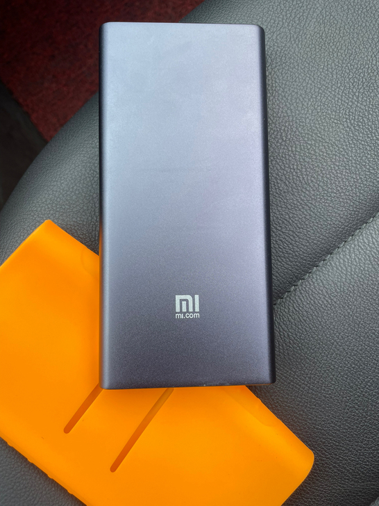 小米无线充电宝，10000mA，功能正常