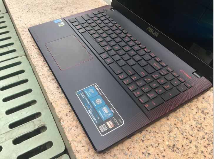 华硕FX50J飞行堡垒游戏本 处理器 i5...