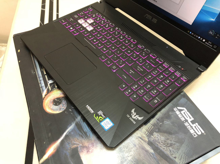 i7八代 16g内存 华硕飞行堡垒6游戏本...
