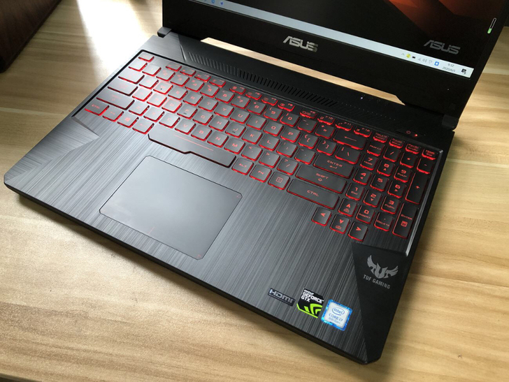 八代i7 16g内存 华硕飞行堡垒6游戏本...