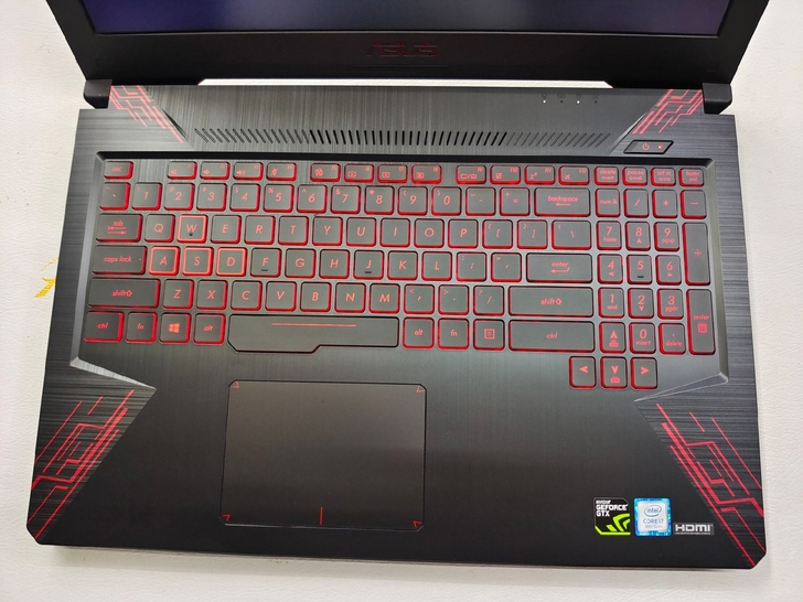 华硕 飞行堡垒FX80吃鸡游戏本I7 10...