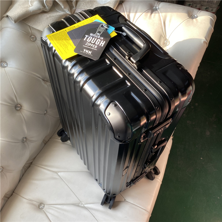 MARRLVE 旅行箱 26寸只用过一次！！