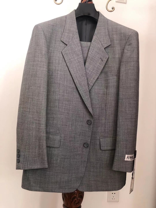 鄂尔多斯产的纯羊毛西服，羊毛含量99%以上...