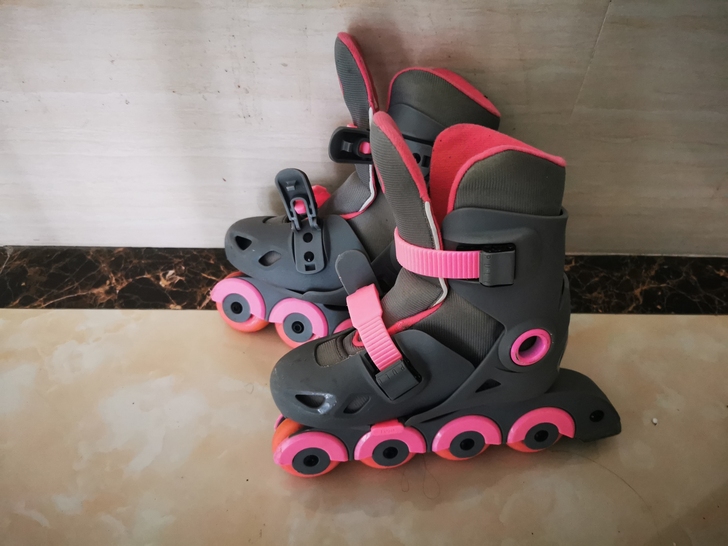 小米溜冰鞋，成色好