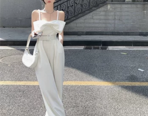 夏季2022年新款别致高级感吊带连体裤女装...