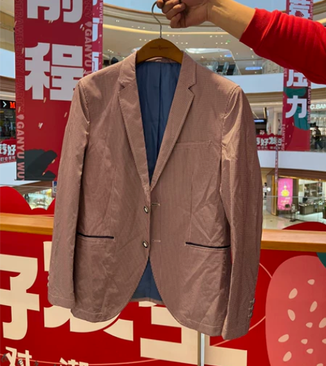 海蓝之家男西装。剪标特价。保证正品支持专柜...