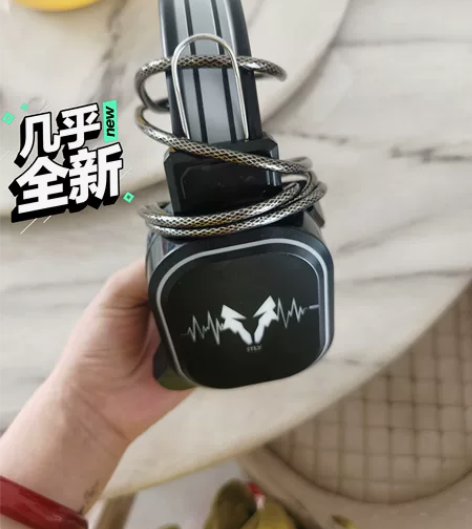 电竞耳机，不知道啥牌子，一个月前一百六入手...