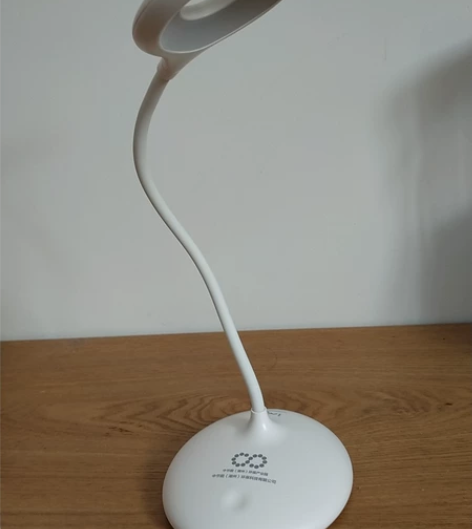 LED护眼灯低价卖了，全新的没用过，想要的...