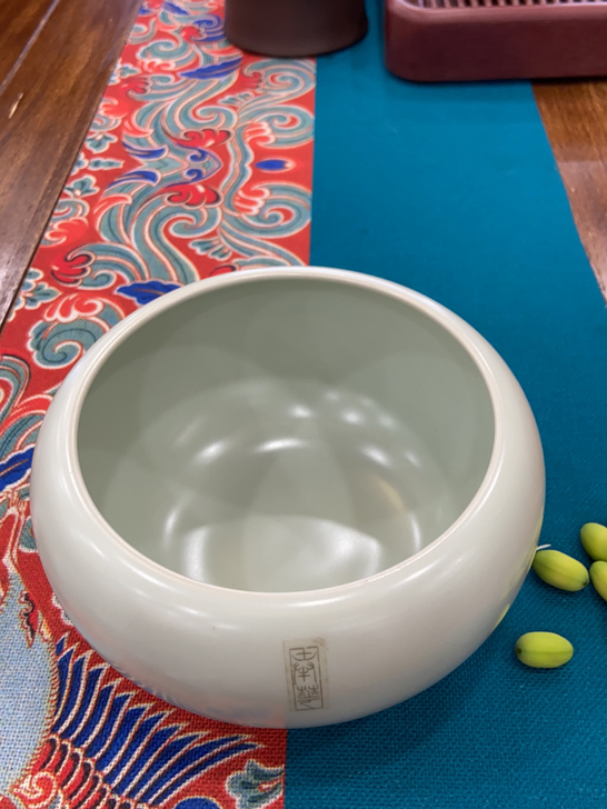 奉华粉青笔洗，釉水油润，入手后没用过！