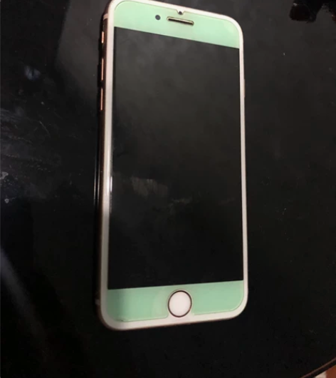 iPhone 8，64G，粉色。 感兴趣的...