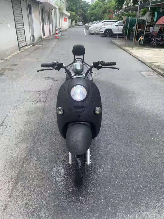 老百姓亮黑色小龟，60v新电瓶续航四五十公...