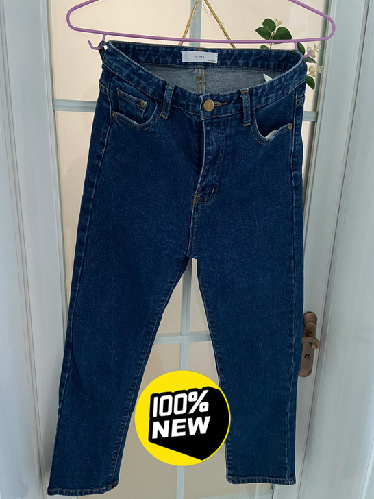 牛仔裤，版型质量很好，不变形的那种