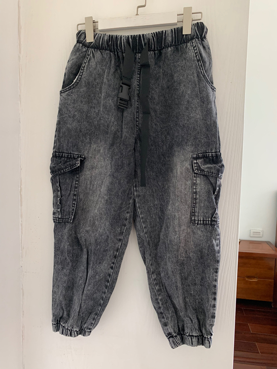 烟灰色做旧复古松紧腰裤腿设计牛仔裤