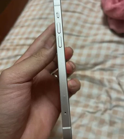 出售苹果12 128G 没有任何磕碰 全原...