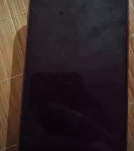 苹果11红色64G没有修过，外观瑕疵，春纯...