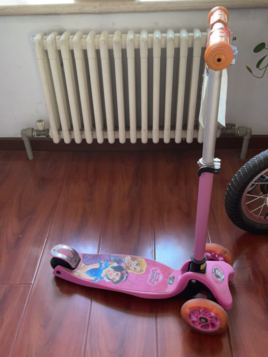 迪士尼公主滑板车 三轮的 适合小朋友