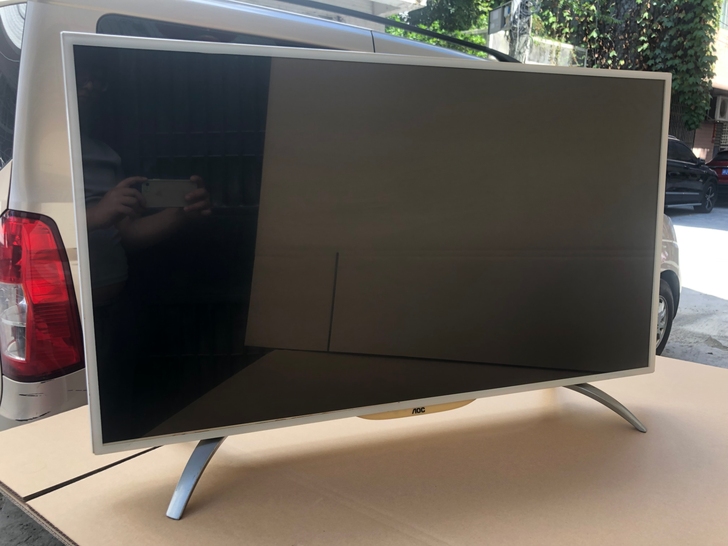 40寸AOC直屏电脑显示器