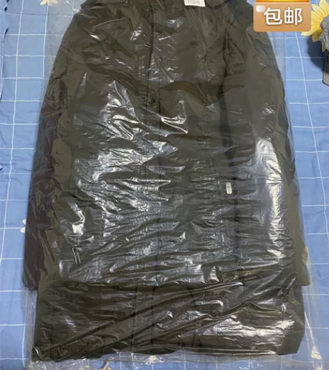 男士棕绿色羽绒服耐脏 夏天干洗完一直用防尘...