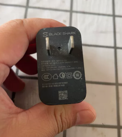 闲置充电器同城自提 感兴趣的话点“我想要”...